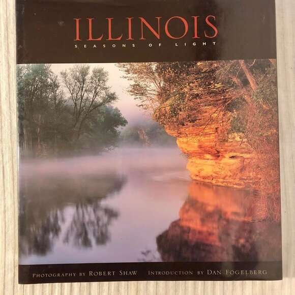 Lot of 3 Books, Illinois Seasons, trinity college & Trump Book - Picture 3 of 10